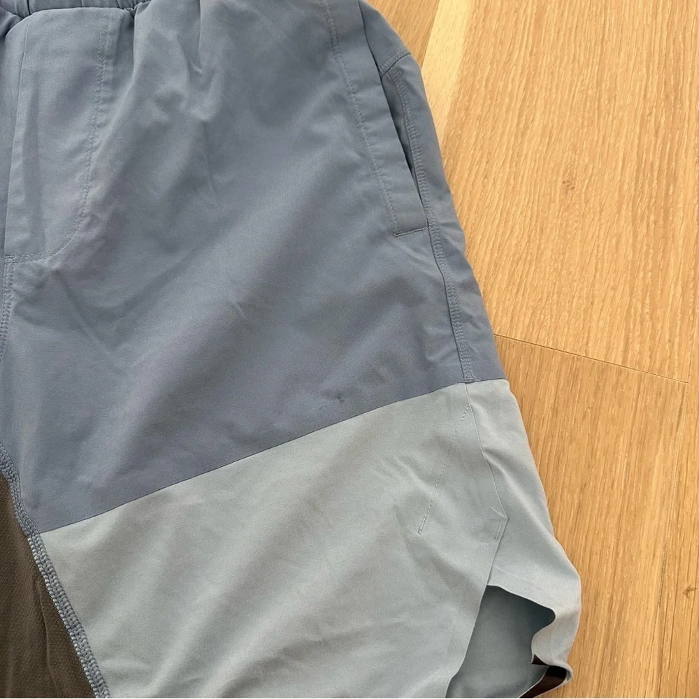 Lululemon Men's Blue Athletic Shorts Mesh Lined Train to Beach Swim Run Gym 7”